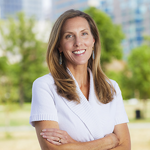 SPA-Portrait-Faculty-Mobbs-Robyn-08-2022-300x300